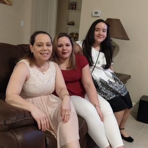 Meet your Posher, Maria elena